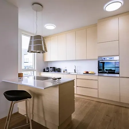 Luxury Downtown With Stunning Views *