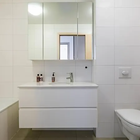 Luxury Downtown With Stunning Views *