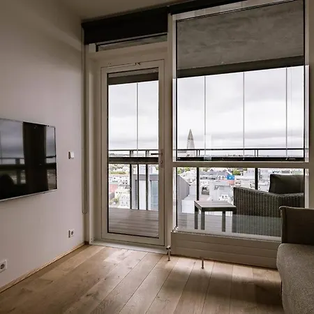 Luxury Downtown With Stunning Views